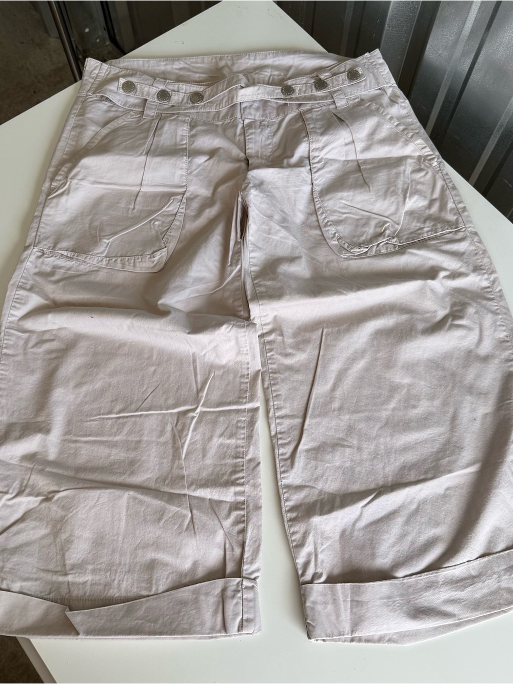 Y2K JLO White Capri Pants Low Rise Cargo Utility Cropped Size 11